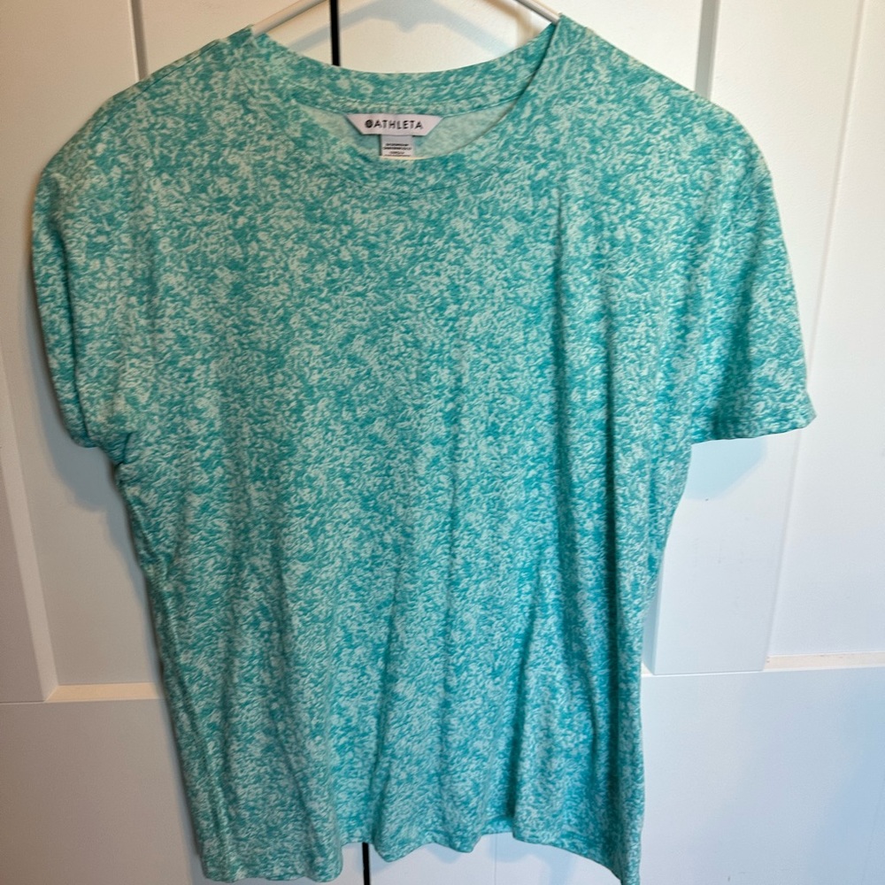 Athleta t shirt.  Never worn.
